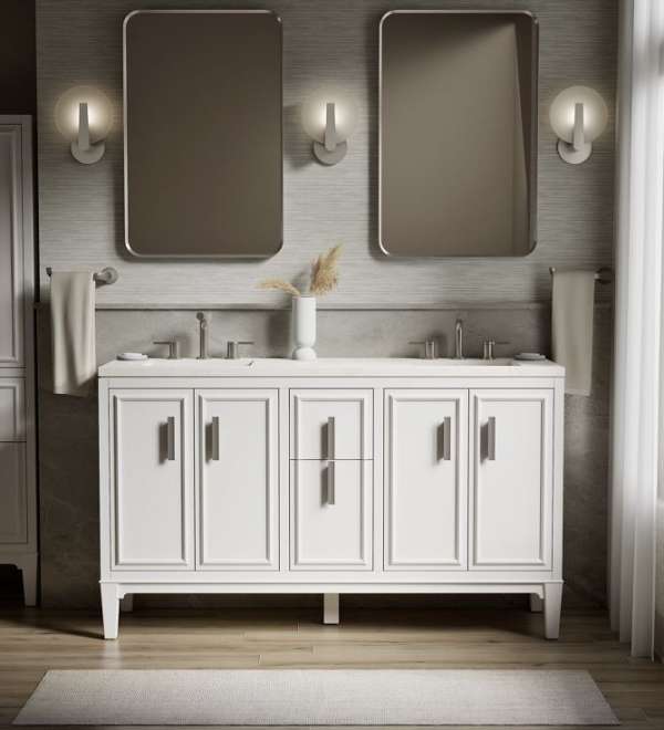 Vanité de salle de bain blanche de 60 pouces SOUTHERK, dans une salle de bain ornée de 2 miroirs et de 3 appliques murales